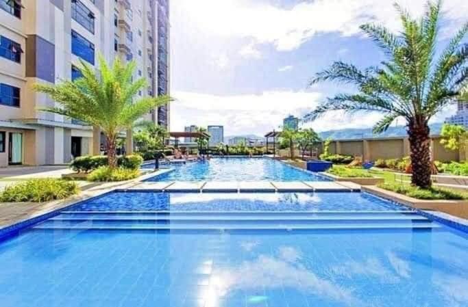 Horizon 101 A1 Shortwalk Robinson Mall Mango Square Bars Free Pool Apartment Cebu Екстериор снимка